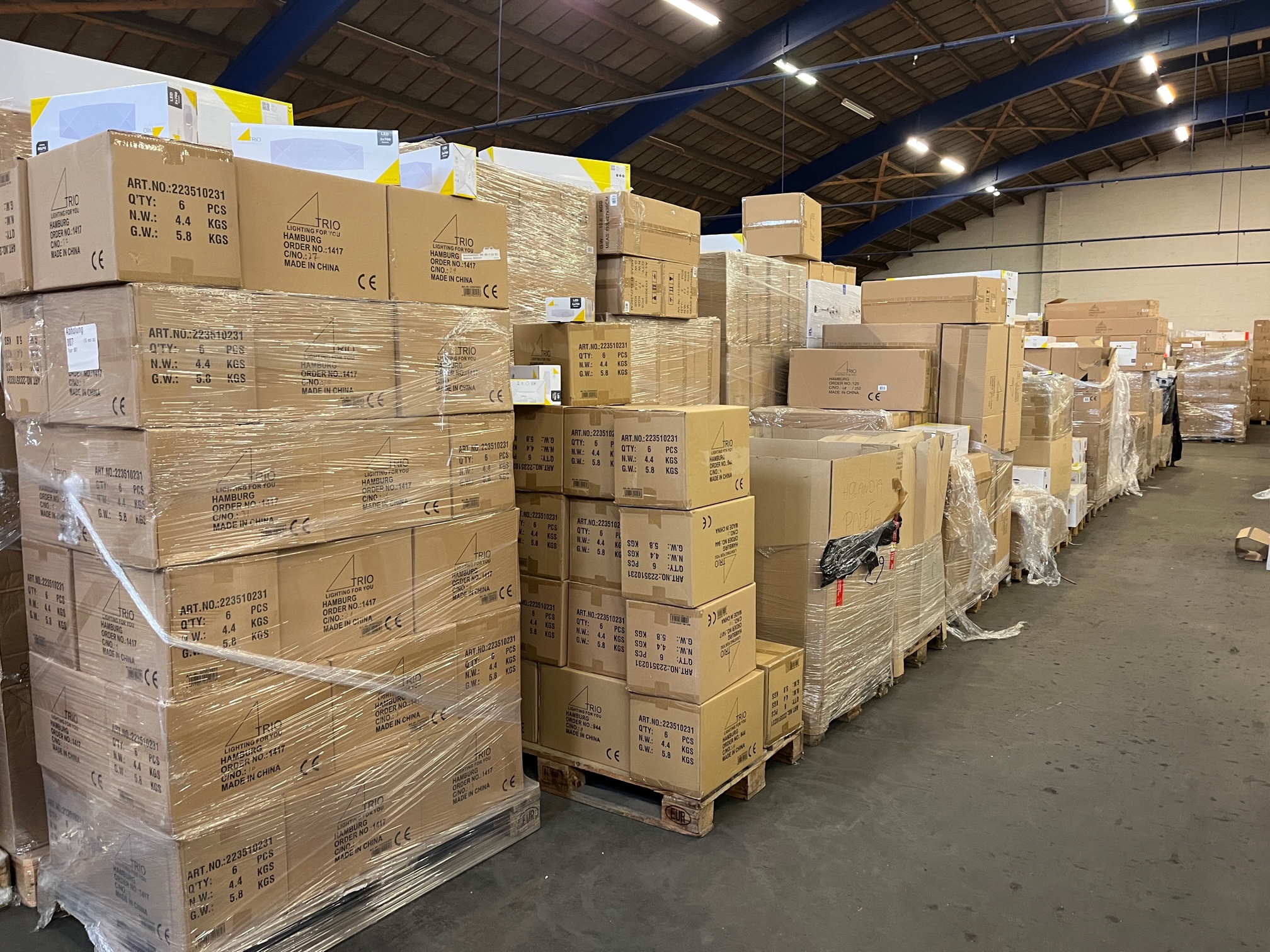 LED verlichting groothandel partij- en pallethandel deel 3 in Assen.